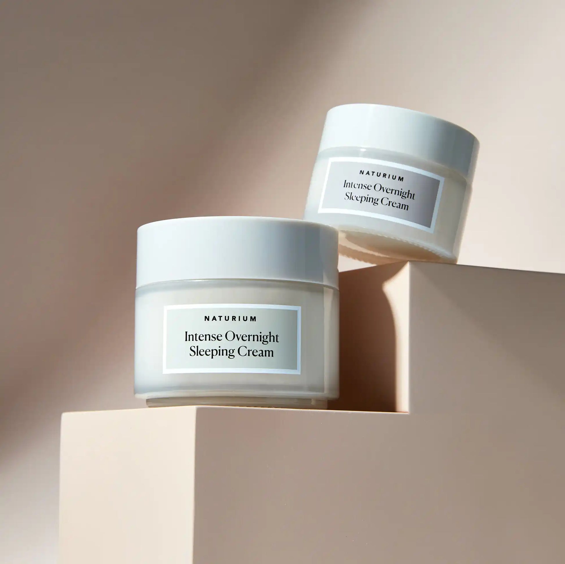intense-overnight-sleeping-cream-jumbo-z7 11_18_2021_Naturium0552-crop.webp