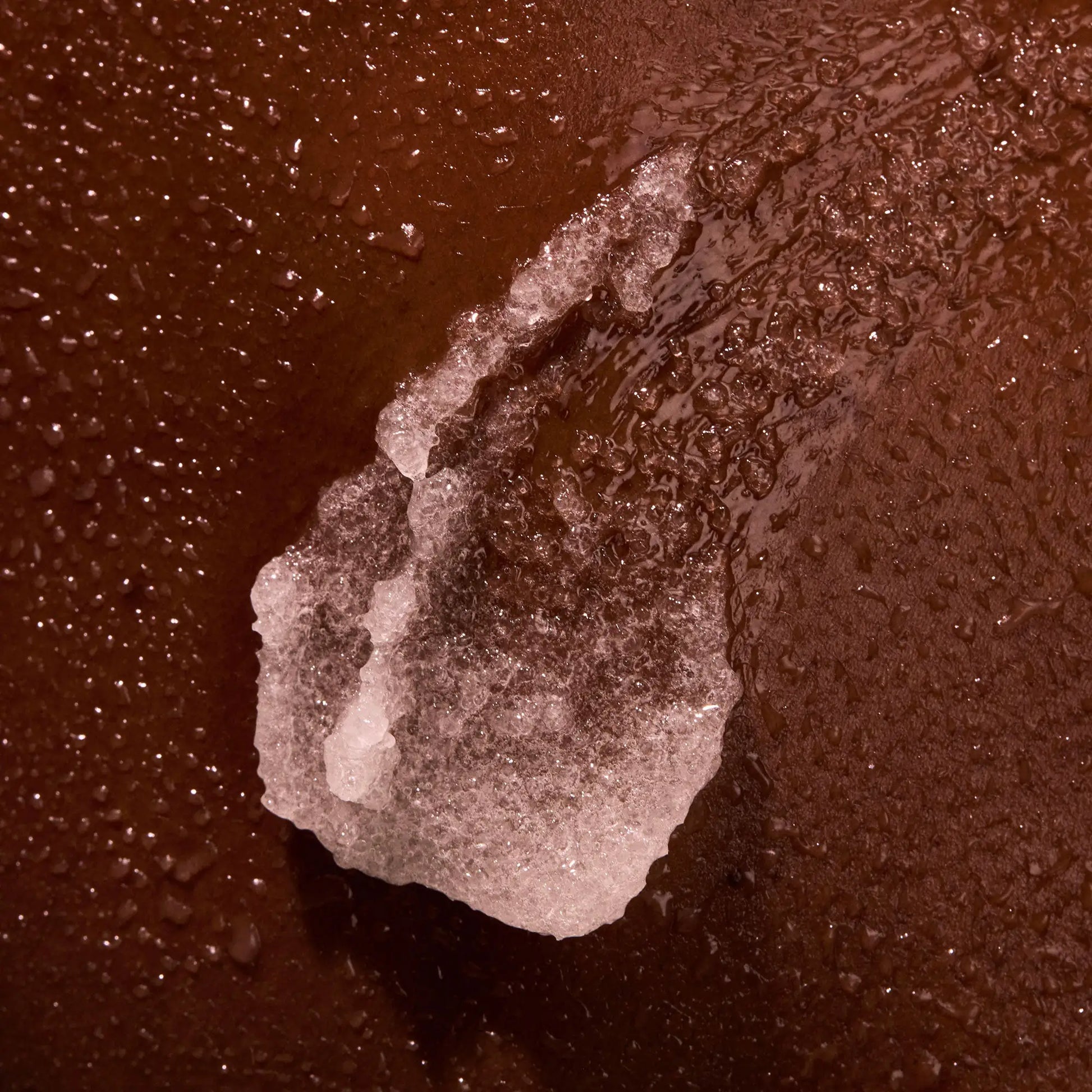 the-glow-getter-multi-oil-body-scrub-b6 NATR-40028-Alt-Image-TheGlowGetterMulti-OilBodyScrub-08.webp